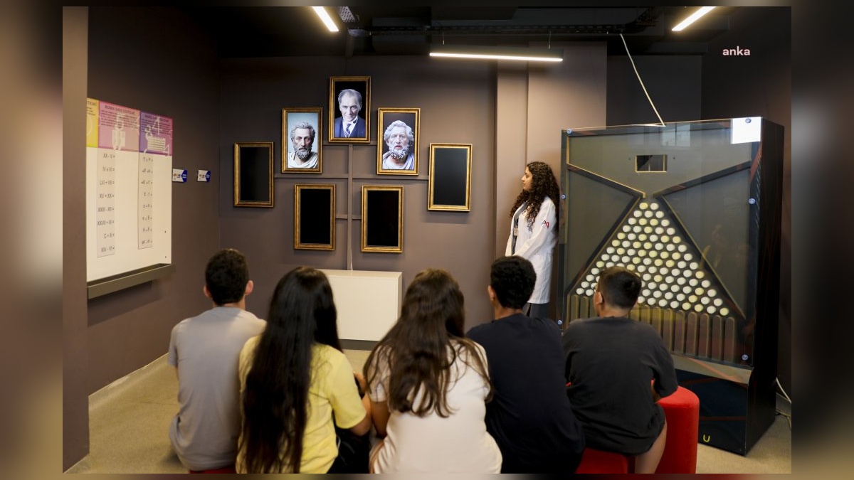 Mersin'de Aratos Matematik Evi 2600'ü aşkın öğrenci ağırladı