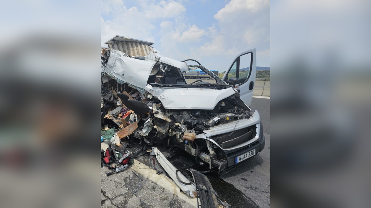 Tarsus'ta otomobil kazası: 1 ölü, 1 ağır yaralı