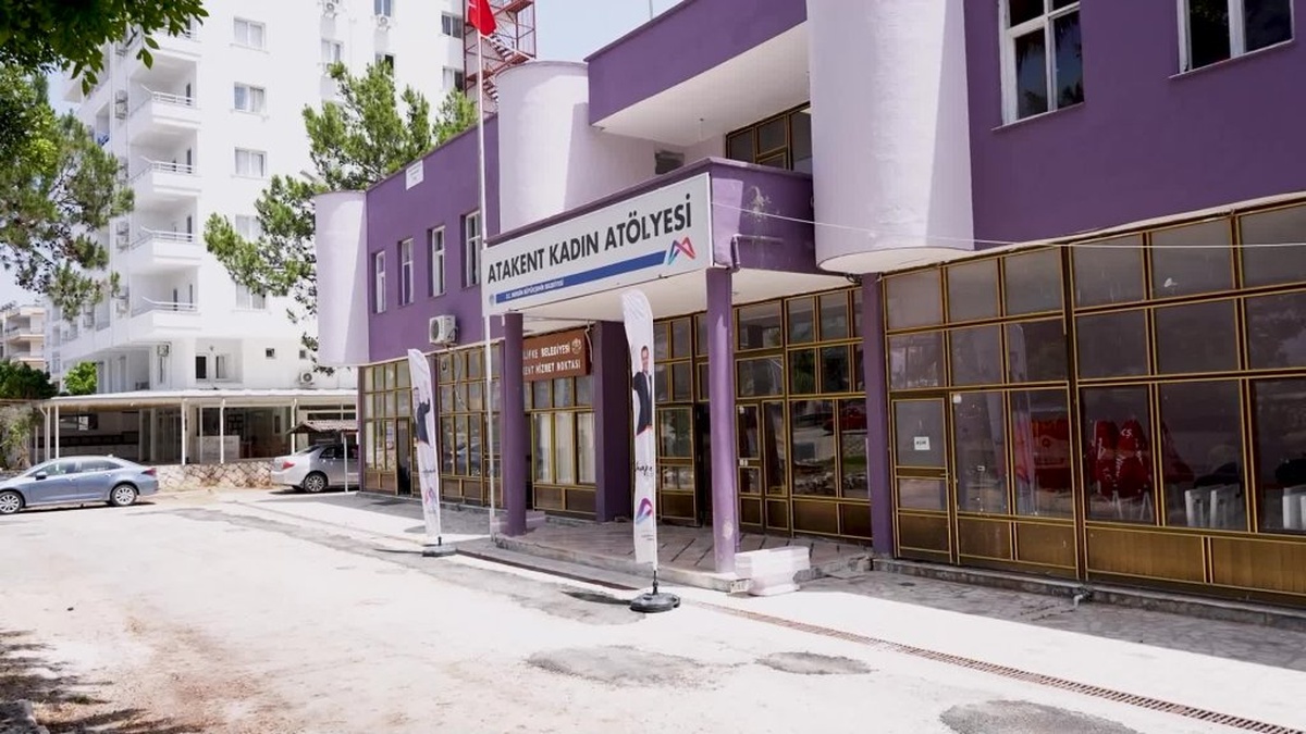 Atakent'te kadınlara özel atölye hizmete açıldı