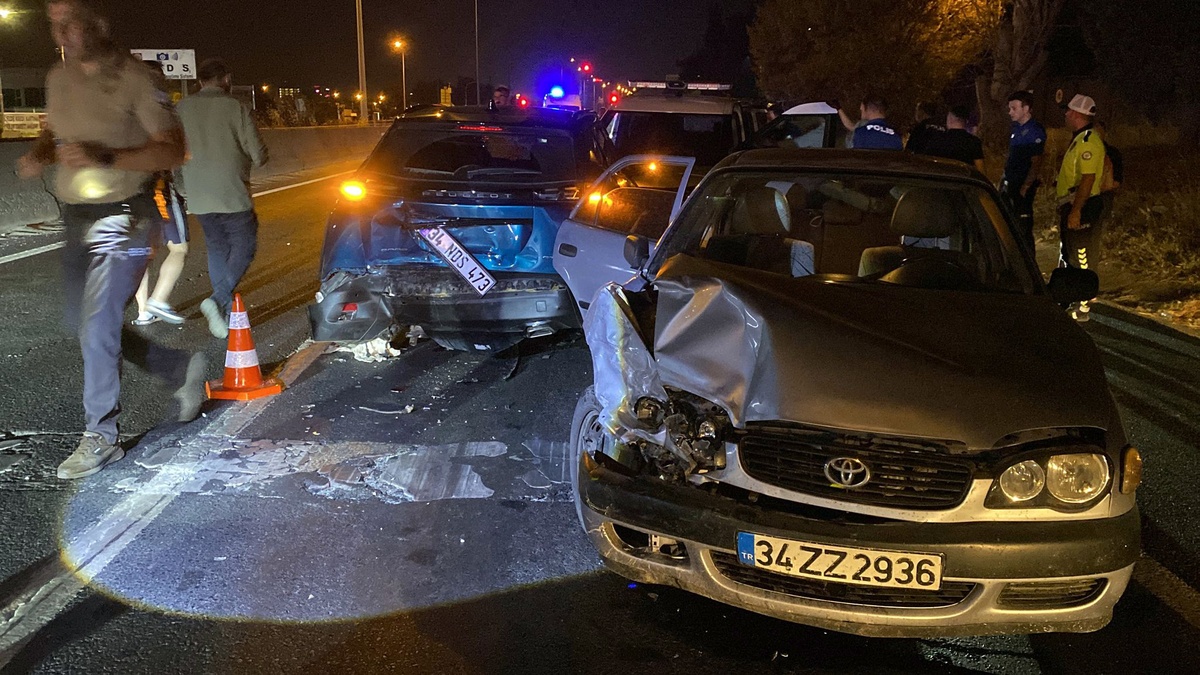 Çorlu'da polis kaçan aracı durdurdu: 9 kaçak göçmen yakalandı
