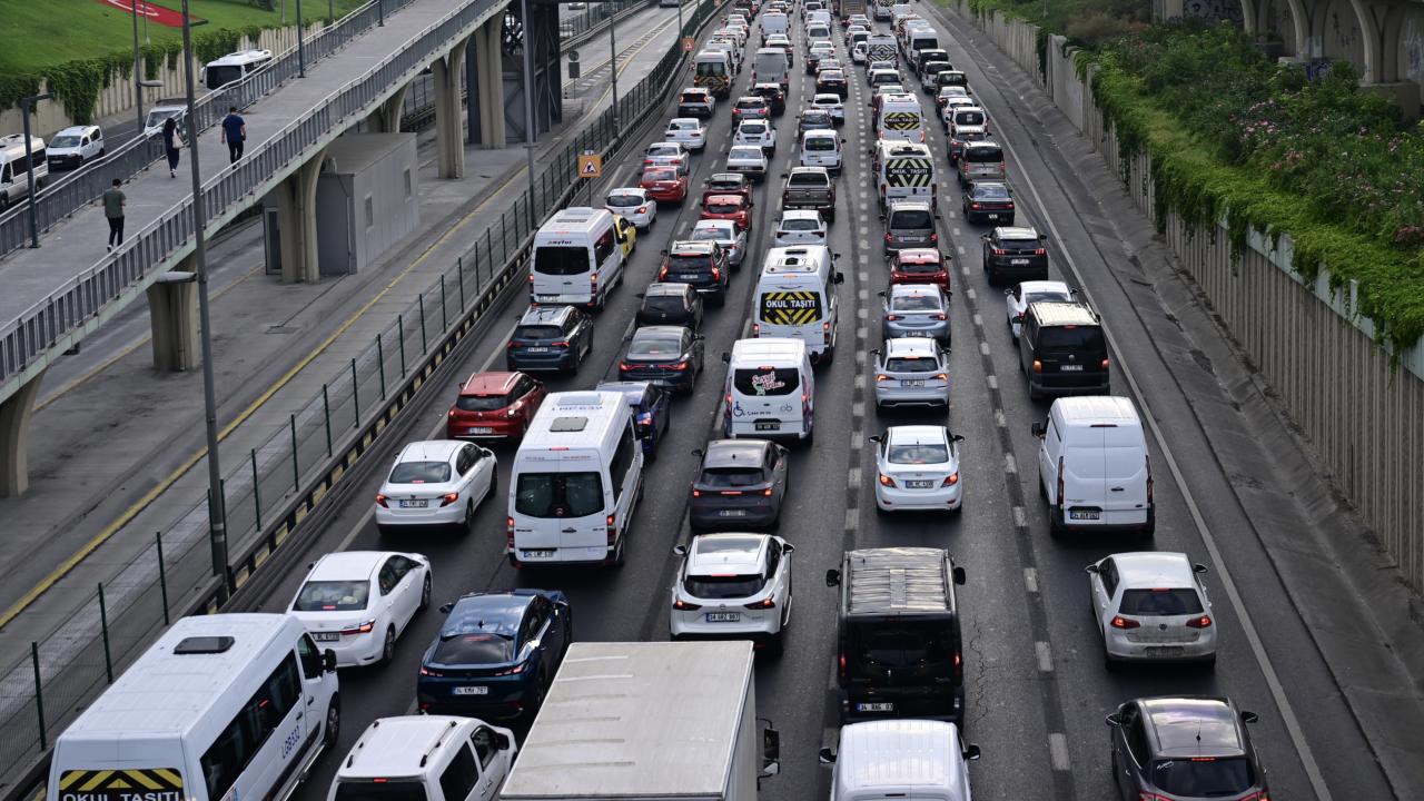 istanbul-trafik-aa-2251736.jpg