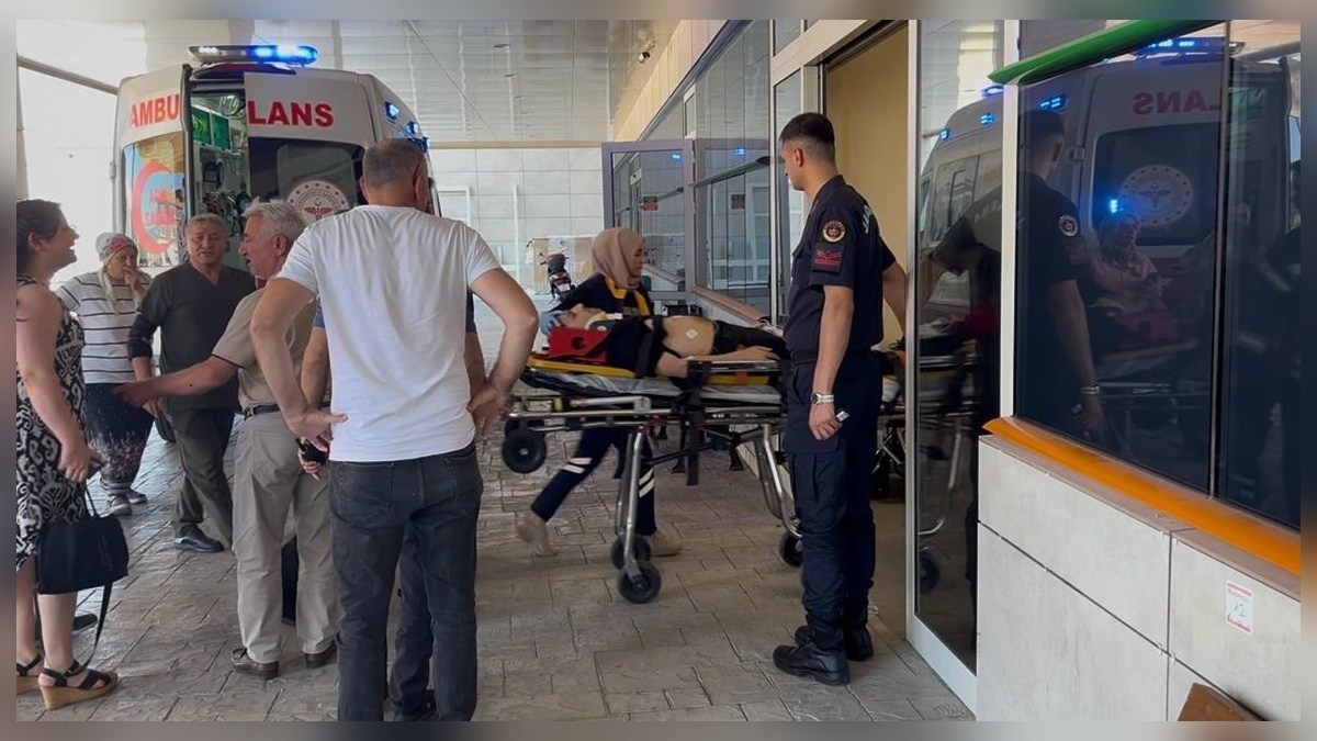 Gölcük'te çınar ağacı dalı altında 3 yaralı