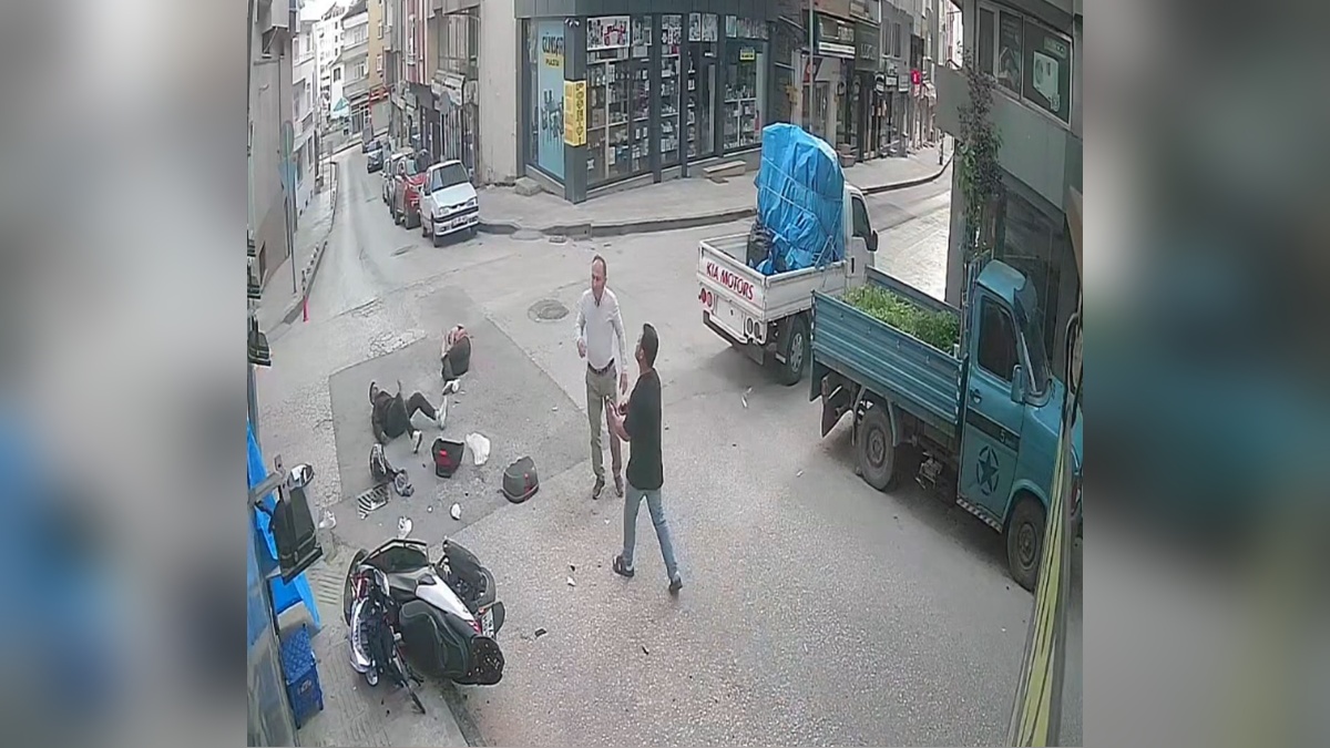 ordu'da motosiklet-minibüs kazası: 2 yaralı