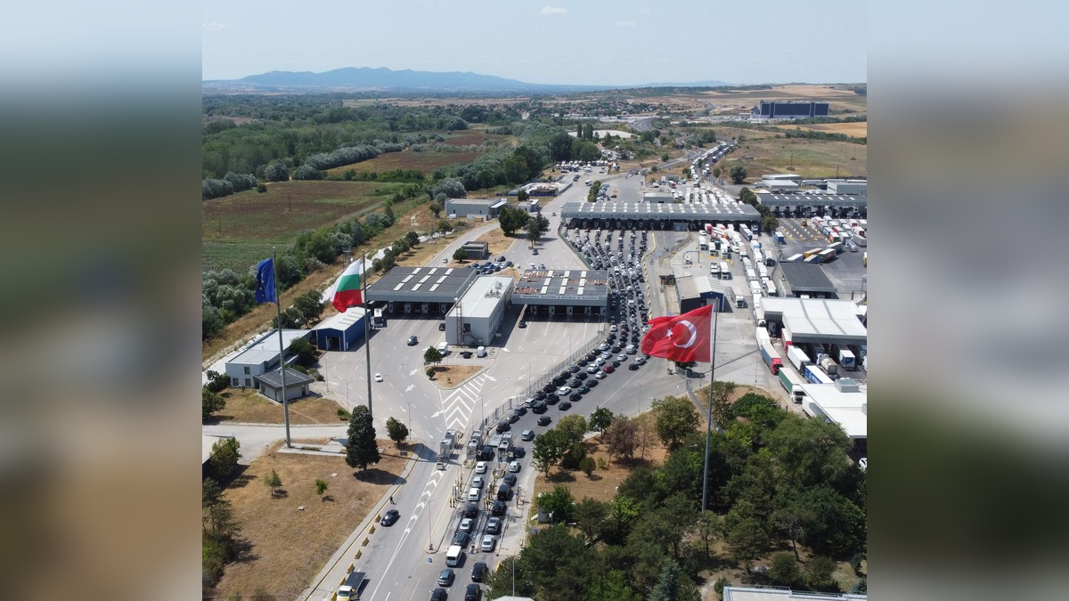 Kapıkule'de gurbetçi dönüşü: 'Gelirken seviniyoruz, giderken üzülüyoruz'