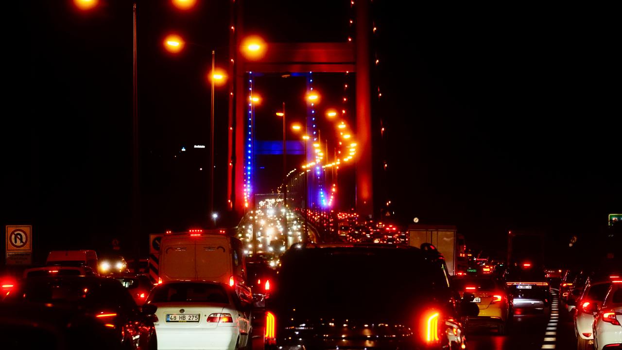 istanbul-trafik-aa-2395024.jpg