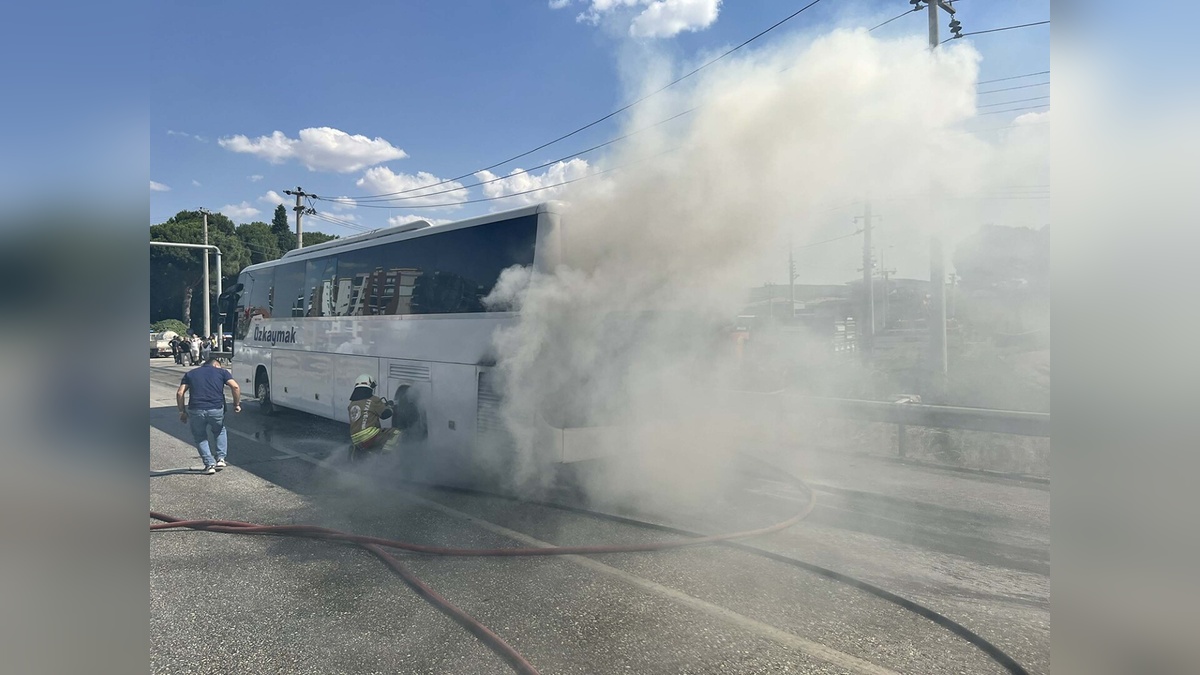 Kula'da yolcu otobüsünde yangın