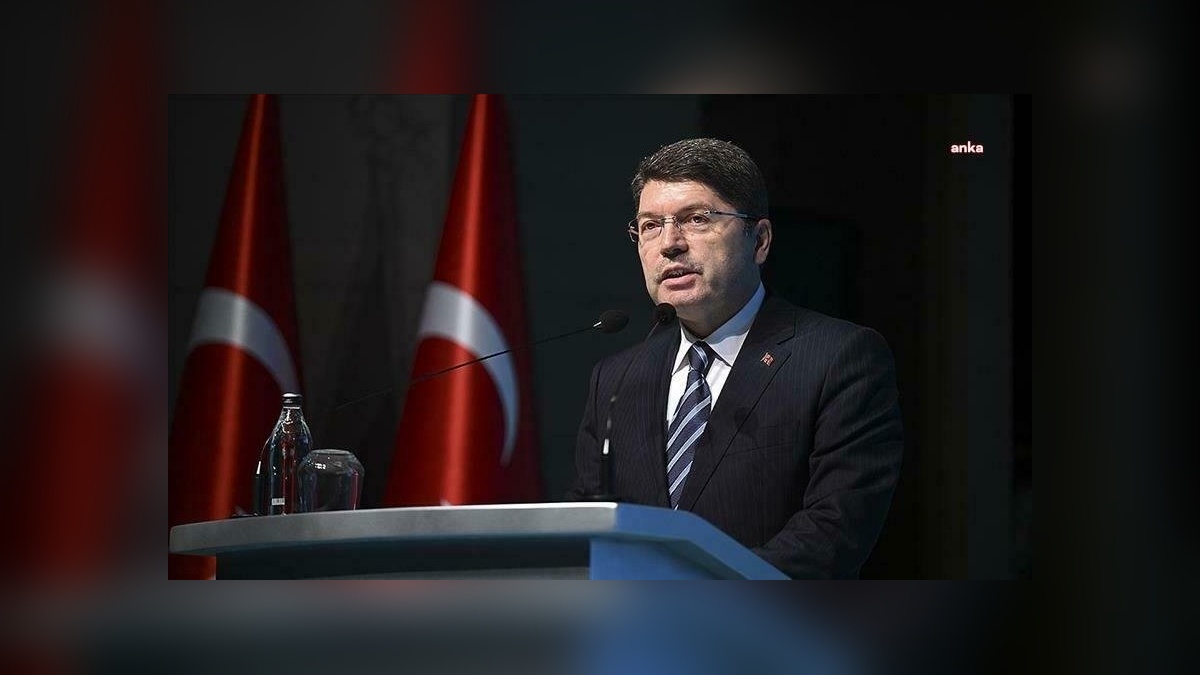 Adalet Bakanı Tunç: Sındırgı depreminde yıkılan binanın müteahhidi ve sahibi gözaltında