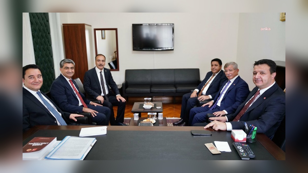 Babacan, Davutoğlu ve Arıkan: Yeni Yol Grubu, demokrasi talebinin takipçisi olacak