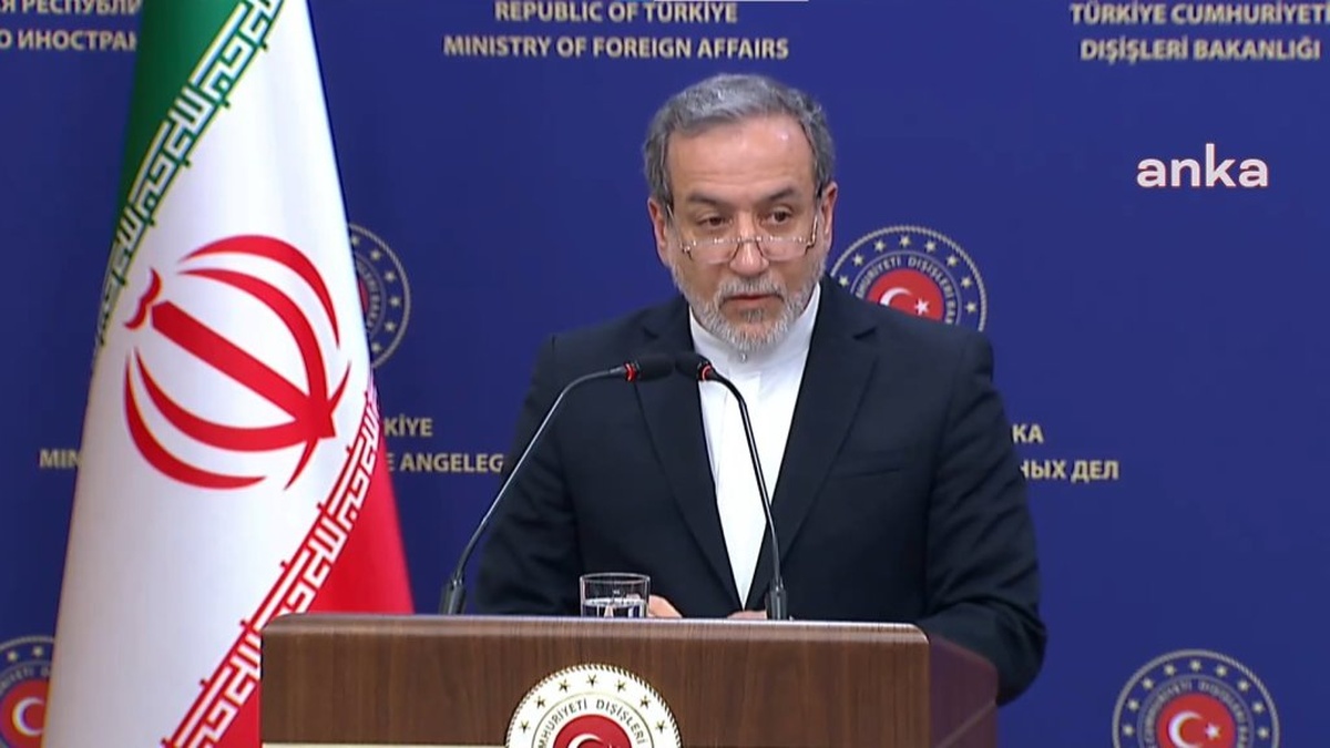 Arakçi: İran diplomasiden vazgeçmedi, ancak saldırılara karşı caydırıcı duruş sergileyecek