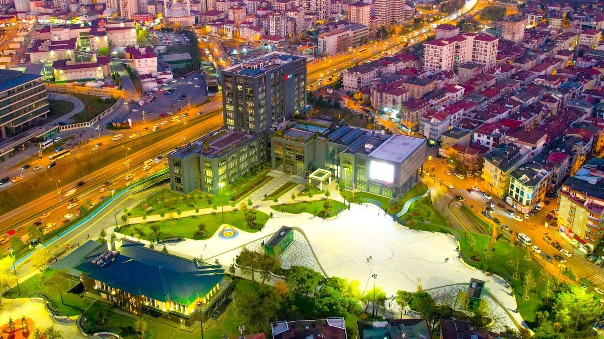 Ümraniye Belediyesi Meydanı: Sosyal yaşamın yeni merkezi