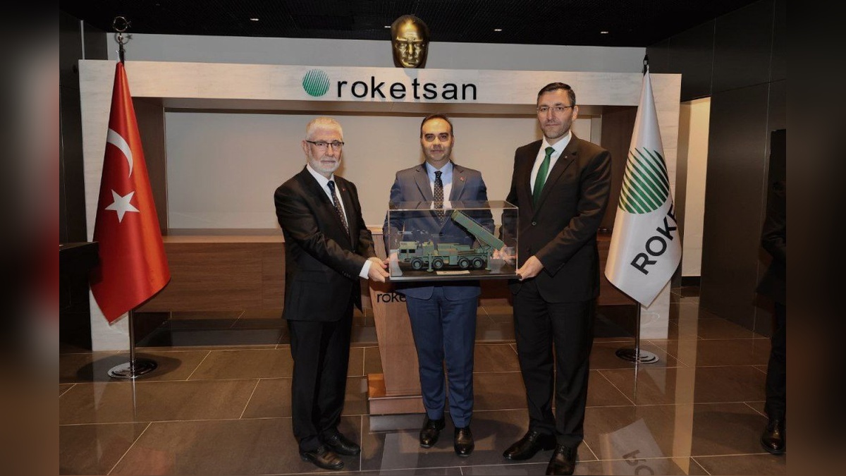 Kacır, Roketsan'ı ziyaret etti: Ar-Ge ve üretim faaliyetleri hakkında bilgi aldı