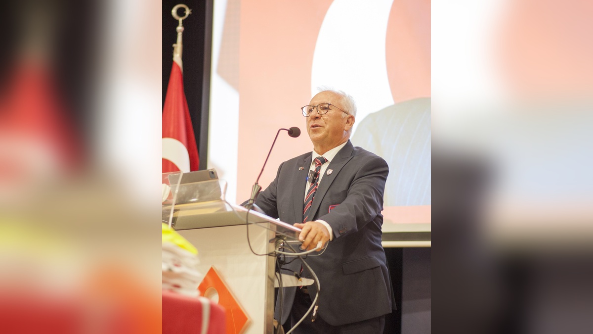 Altınordu Başkanı Özkan: 13 yıl sonra kulübü camiaya iade ediyorum