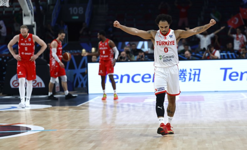 A Milli Erkek Basketbol Takımı, yarı finalde Yunanistan ile karşılaşacak