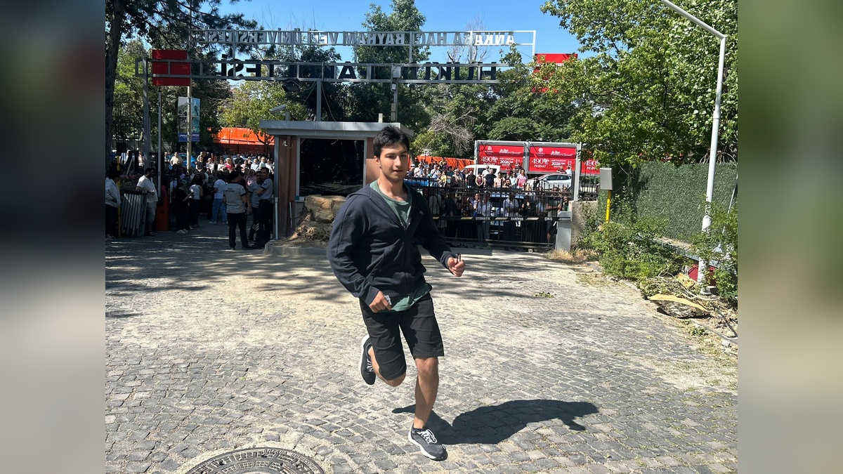 Ankara'da YKS AYT sınavı başladı