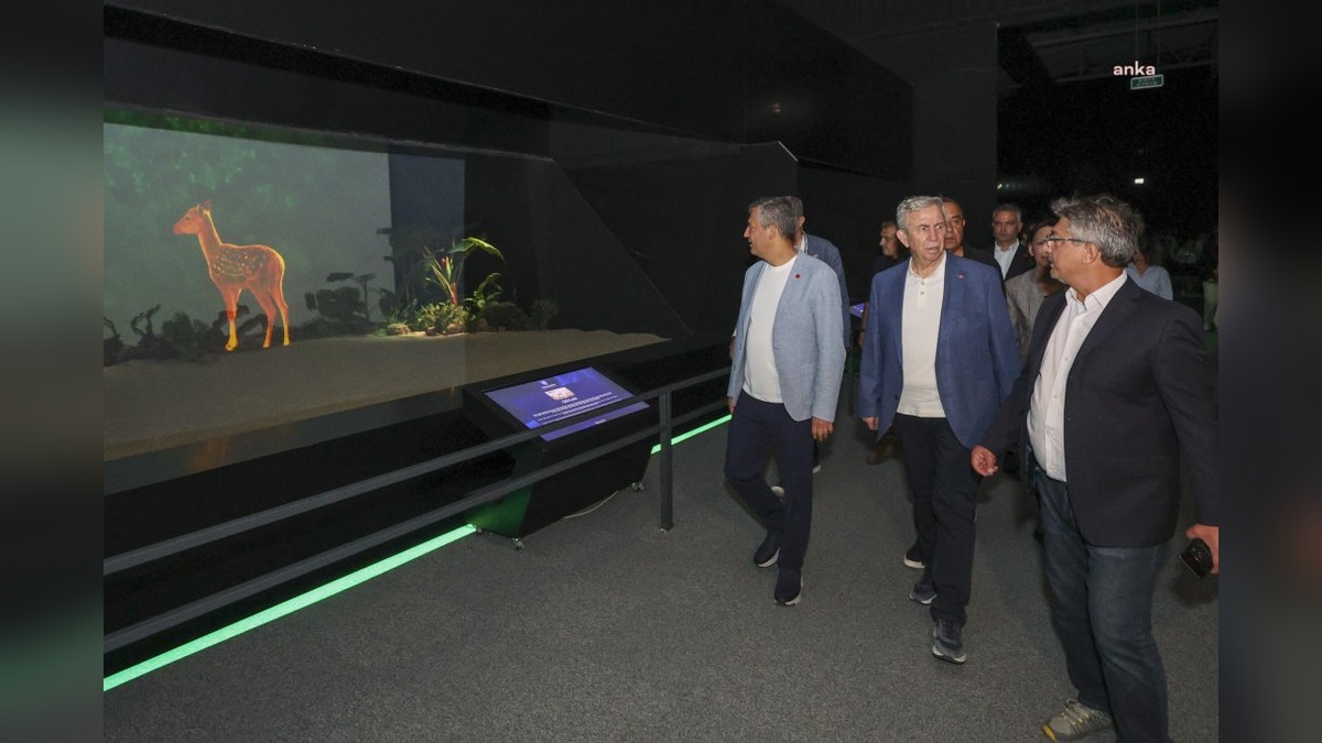 Özgür Özel, Mansur Yavaş ile Ankara parklarını gezdi