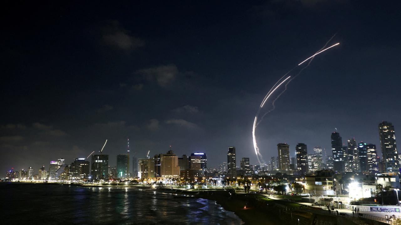 tel-aviv-reu-2371590.jpg