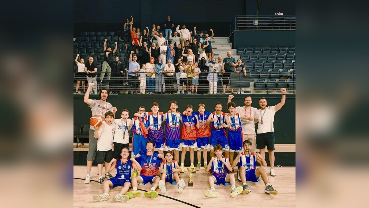 Bayrampaşa Belediye Spor Kulübü U14 Takımı İstanbul şampiyonu