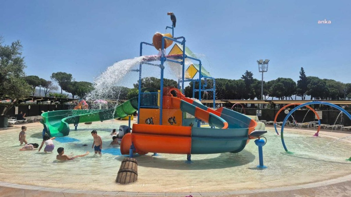 Aydın Tekstil Parkı'nın aquaparkı çocuklara serinleme ve eğlence sunuyor