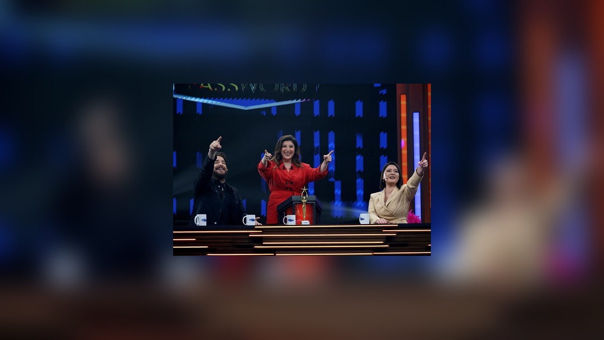 Password'de Nurgül Yeşilçay - Enis Arıkan düellosu: 'En İyi İkinci' ödülü