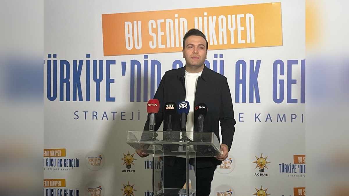 İbiş: Gençlerin lideri Erdoğan