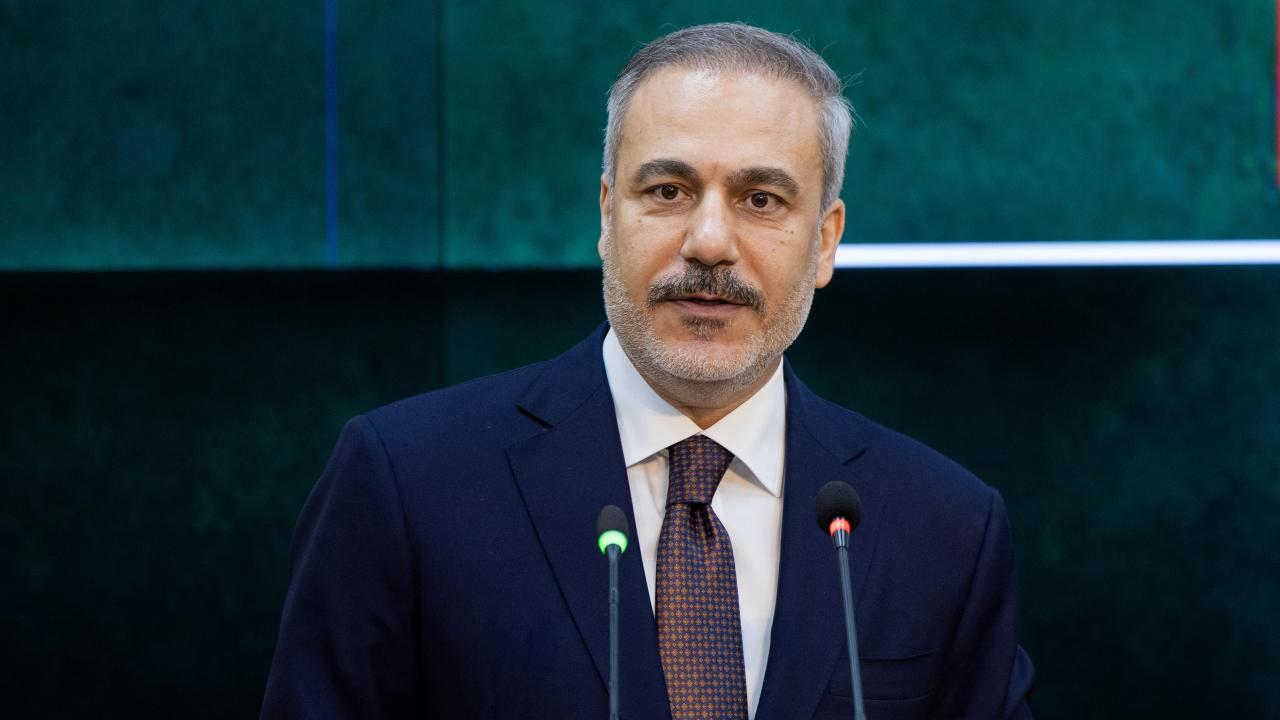 hakan-fidanaa-2378719.jpg