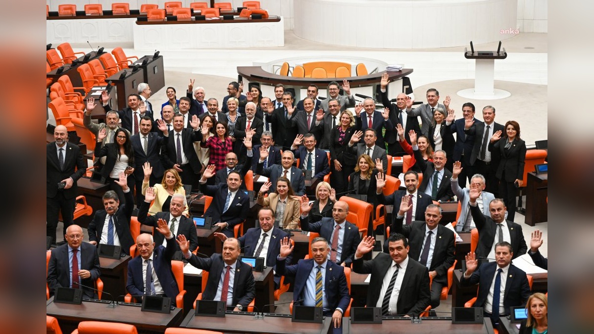 CHP'li vekiller ağustos ayında 81 ilde sahada olacak