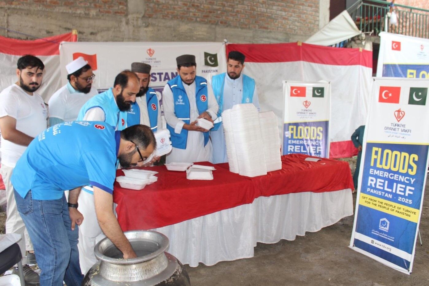 t-d-v-pakistan-yardim4.jpg