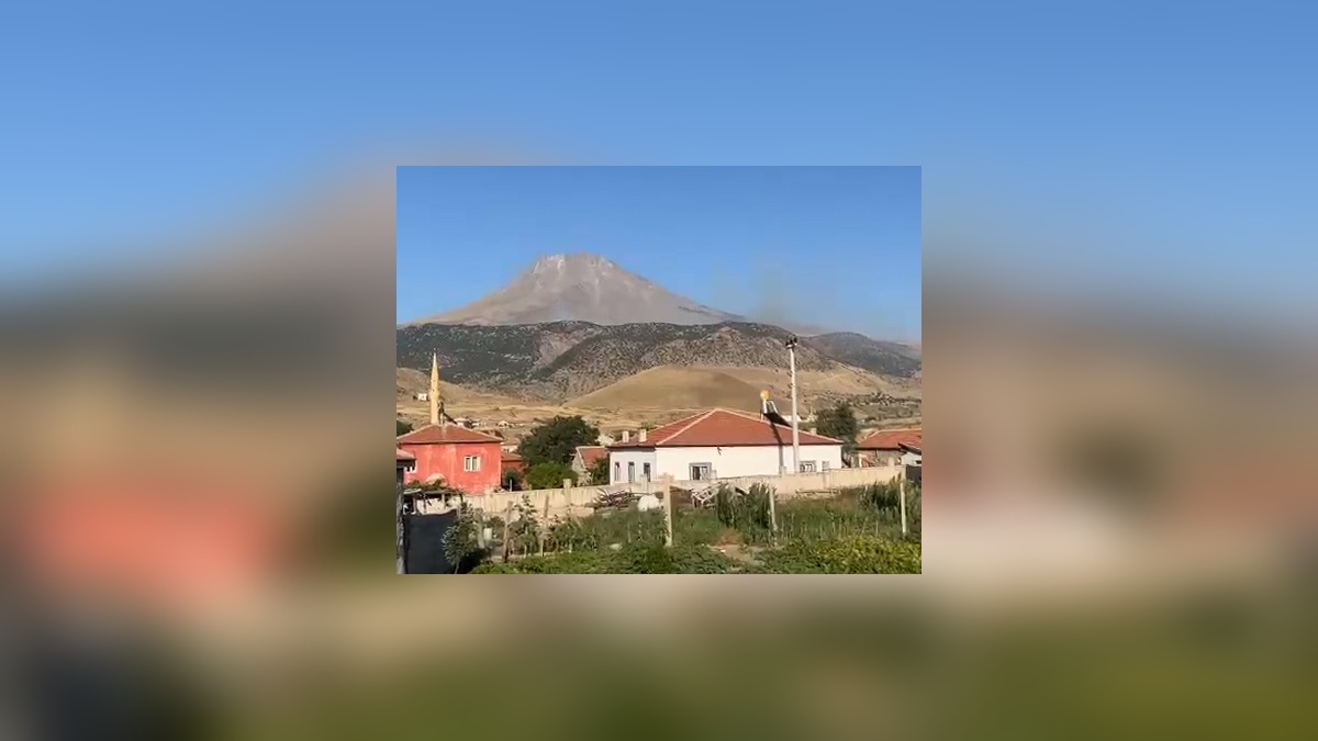 Aksaray'da Hasan Dağı eteklerinde orman yangını
