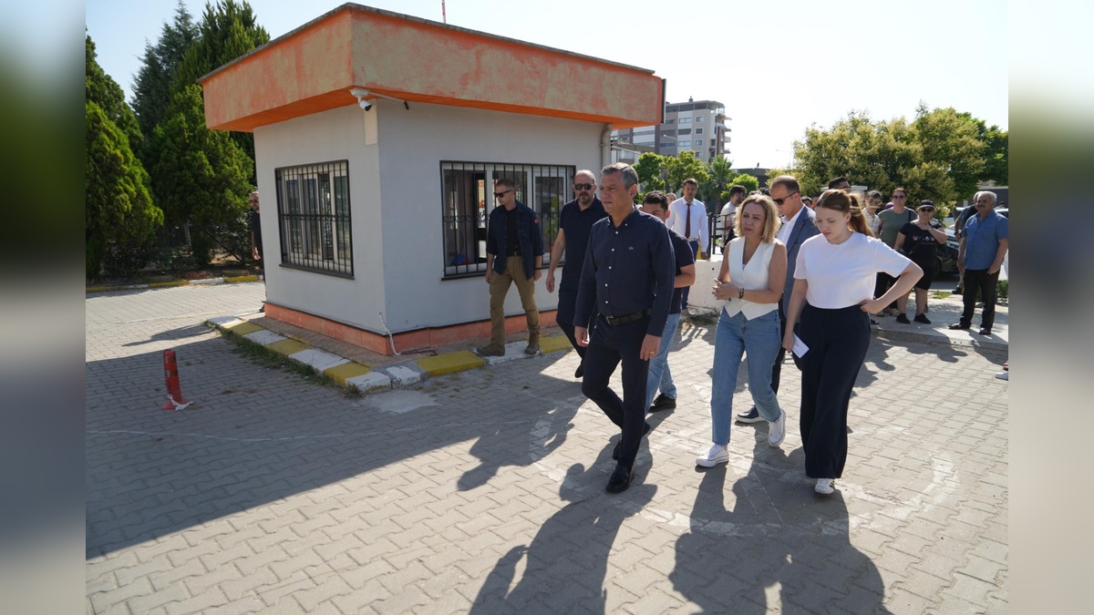 Özgür Özel, Nehir Zeyrek'i AYT sınavında yalnız bırakmadı