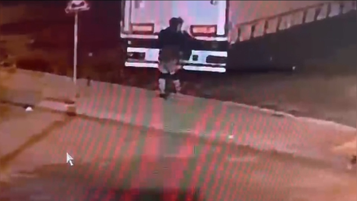 Esenyurt'ta TIR hırsızı dronla yakalandı: Dereye atlayarak yaralandı