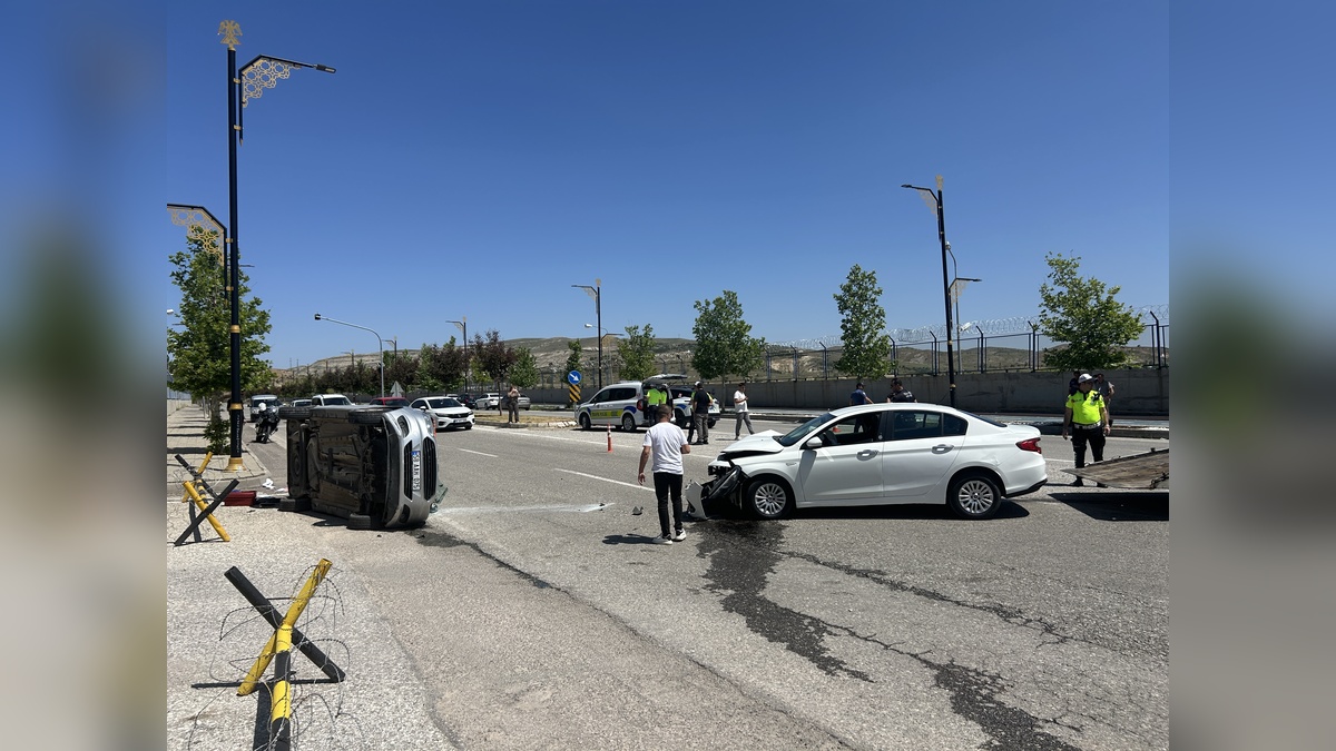 Sivas'ta trafik kazası: 4 yaralı