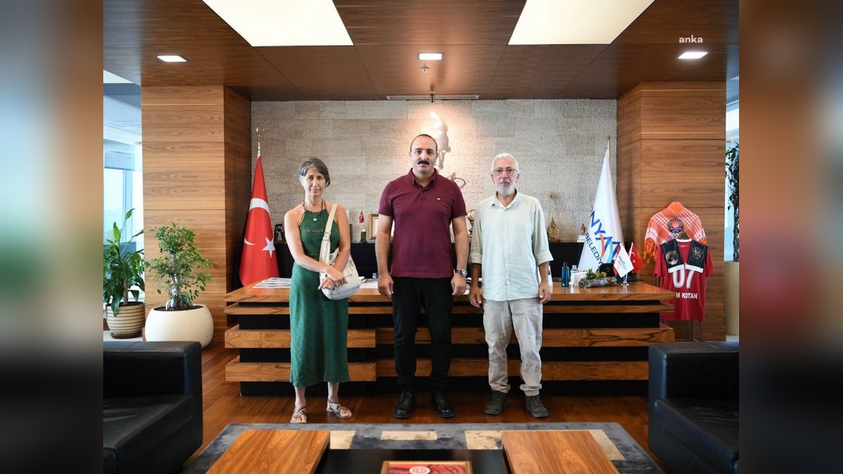 Konyaaltı Belediye Başkanı Kotan: Seksen Günde Seyri Alem kitabını destekliyor