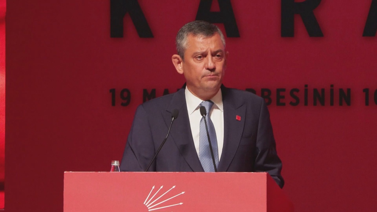 Özgür Özel: İzmir'deki operasyon yeni bir yargı kumpası