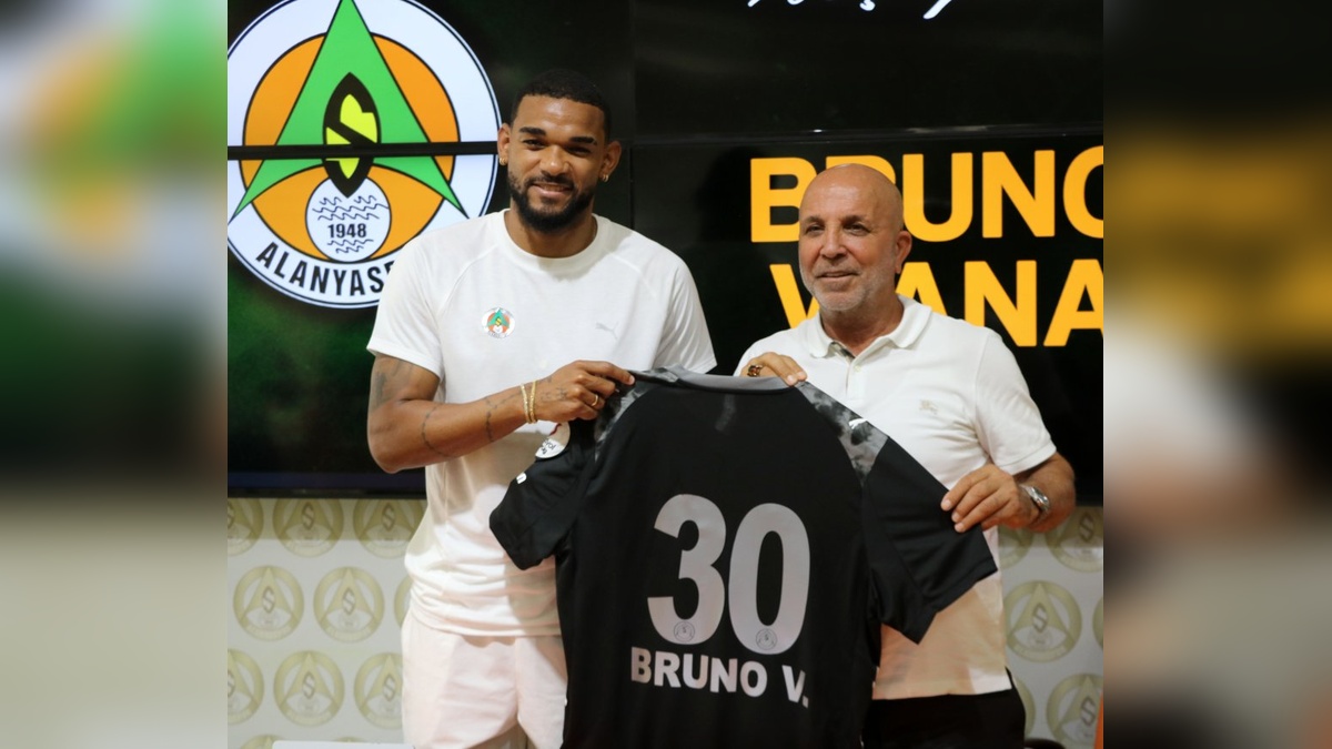 Alanyaspor, 4 futbolcuyla sözleşme imzaladı: Baran Moğultay, Güven Yalçın, Bruno Viana ve Paulo Victor