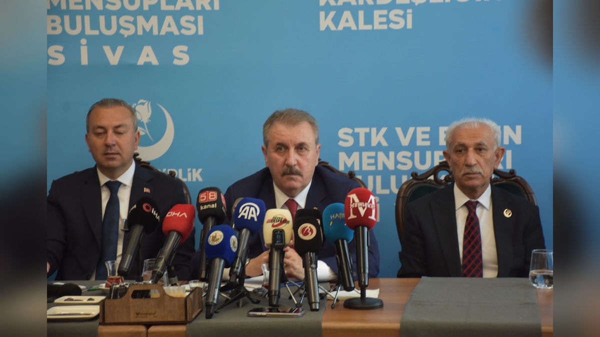 Destici: Türkiye, emperyalist güçler için en büyük engel