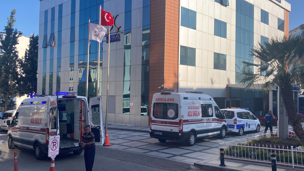 Darıca Belediyesi'nde intihar girişimi: Başkan Bıyık yaralandı