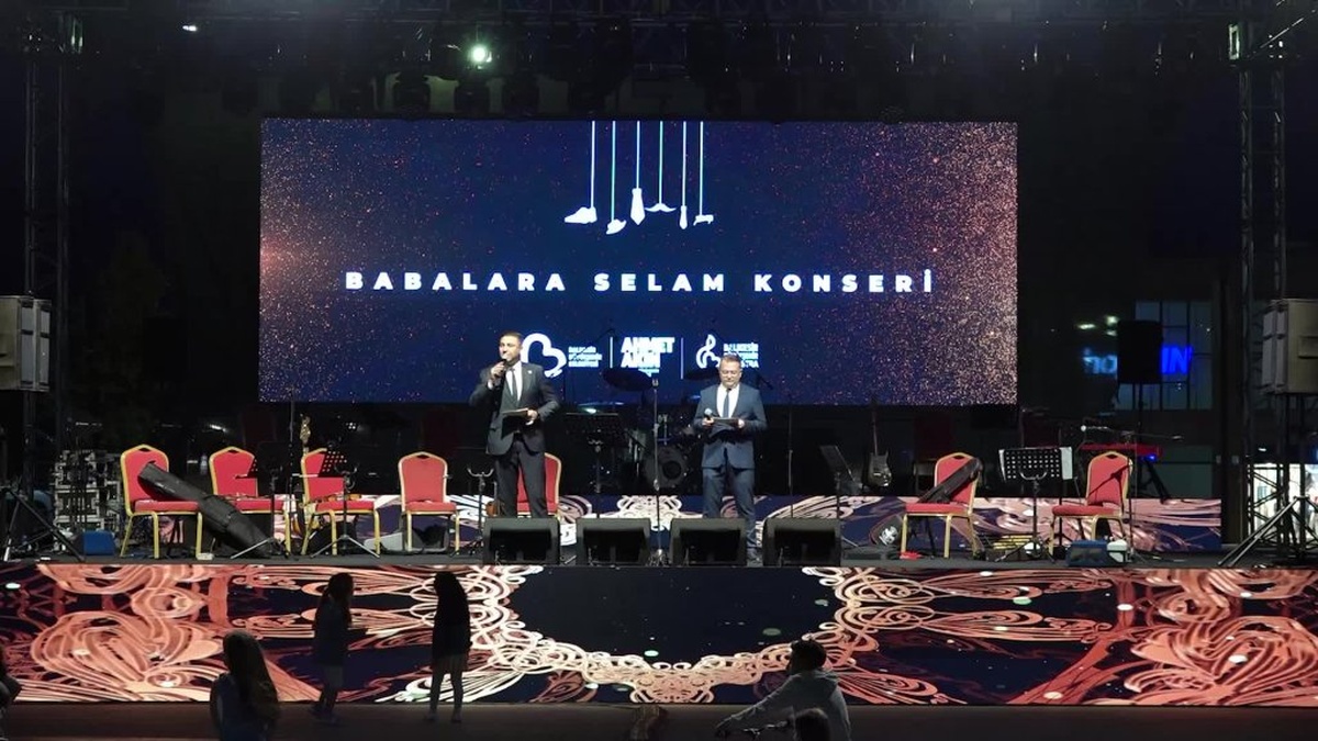 Balıkesir'de Babalar Günü Konseri: Ferdi Zeyrek Anıldı