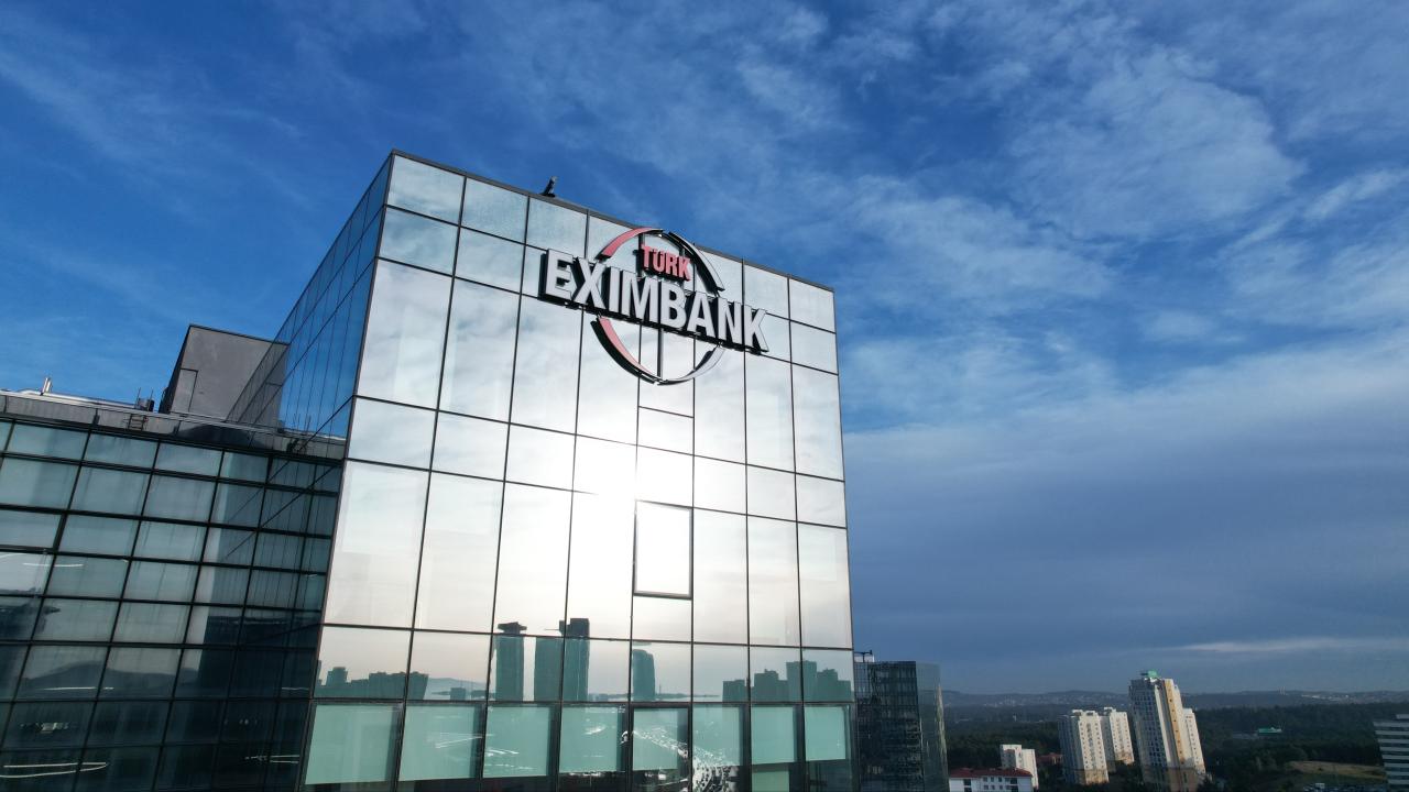 eximbank-2322313.jpg