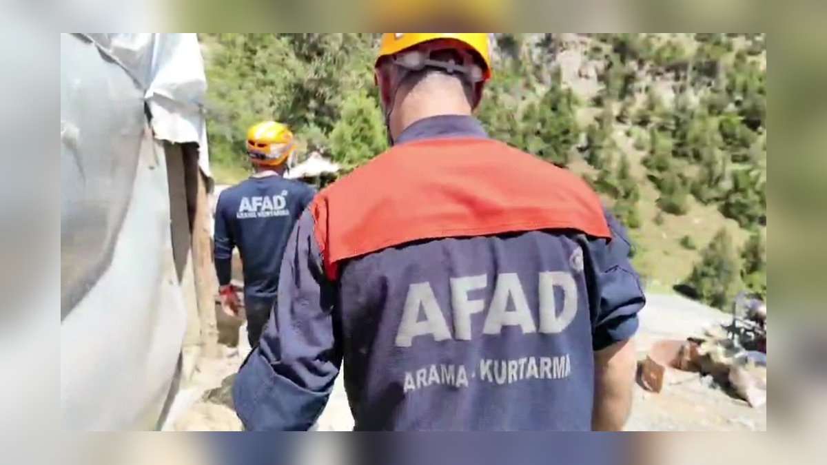 Oltu'da taş ocağı göçüğü: 3 işçi hayatını kaybetti