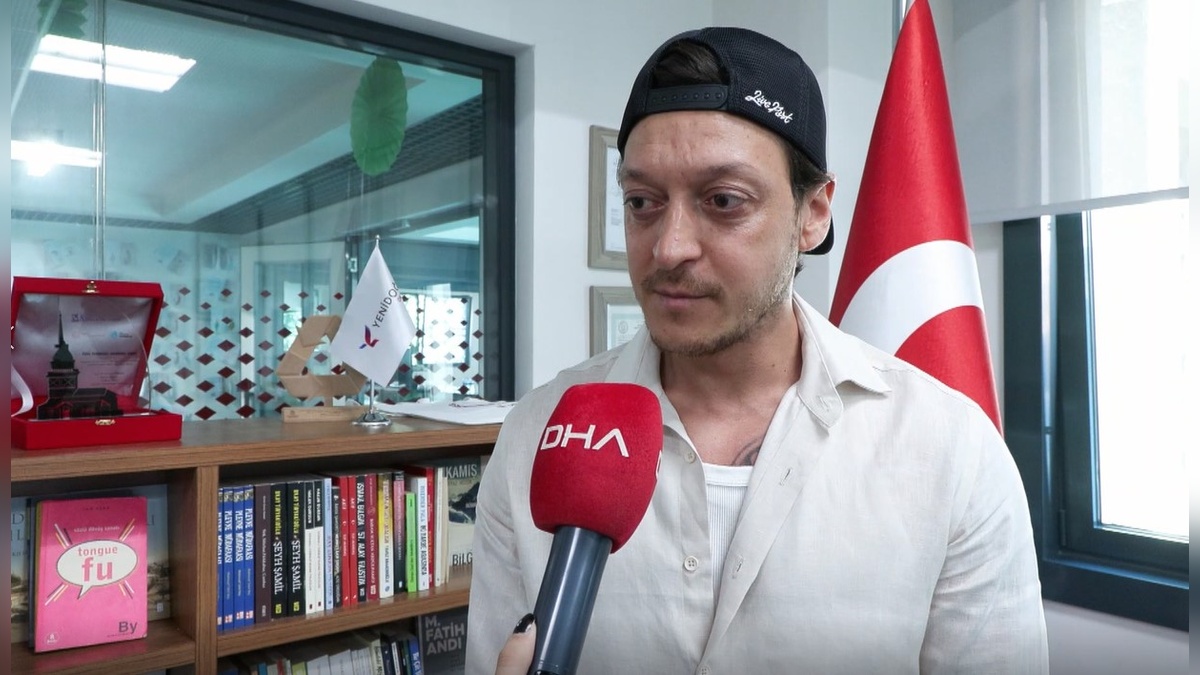 Özil'den Sane açıklaması: Galatasaray'a yönlendirmedim