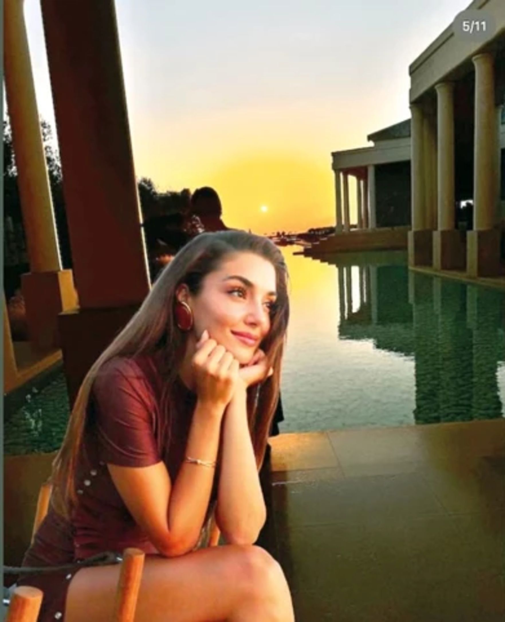 Hande Erçel'in Yunanistan'daki otel paylaşımı.