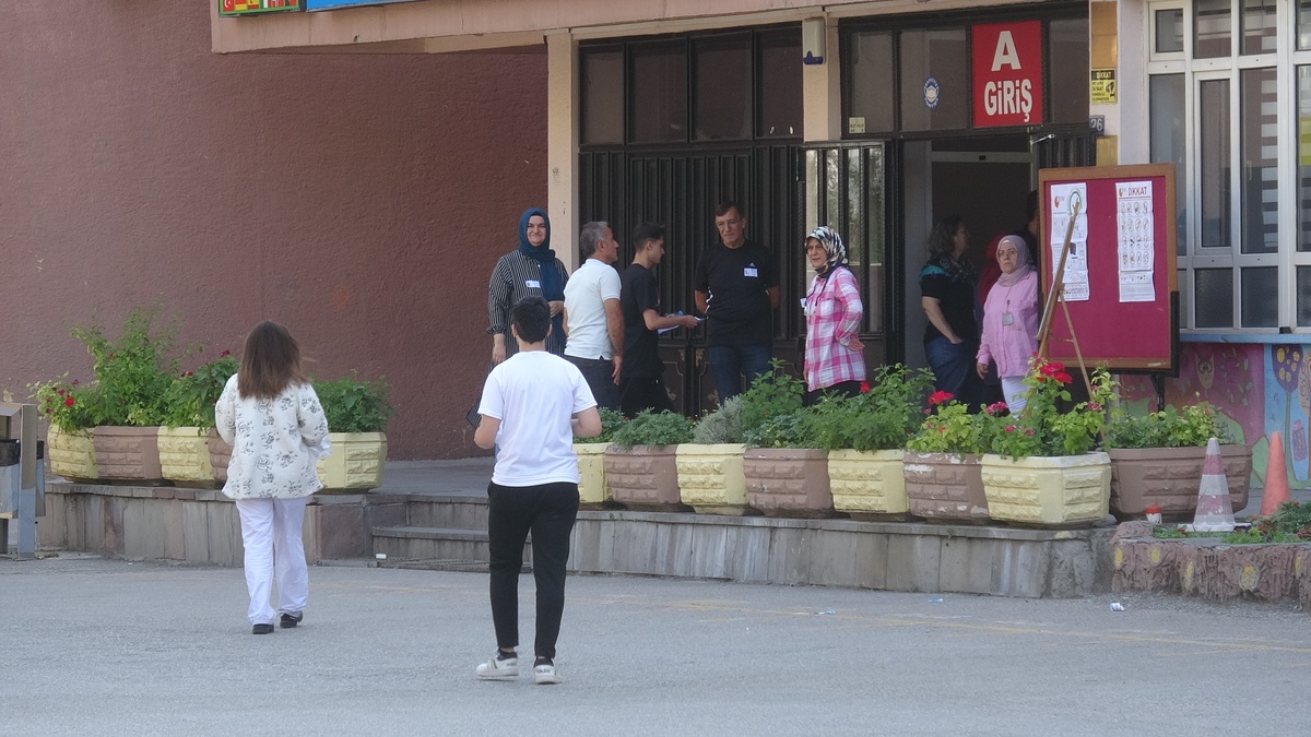 Konya'da YKS TYT sınavı başladı