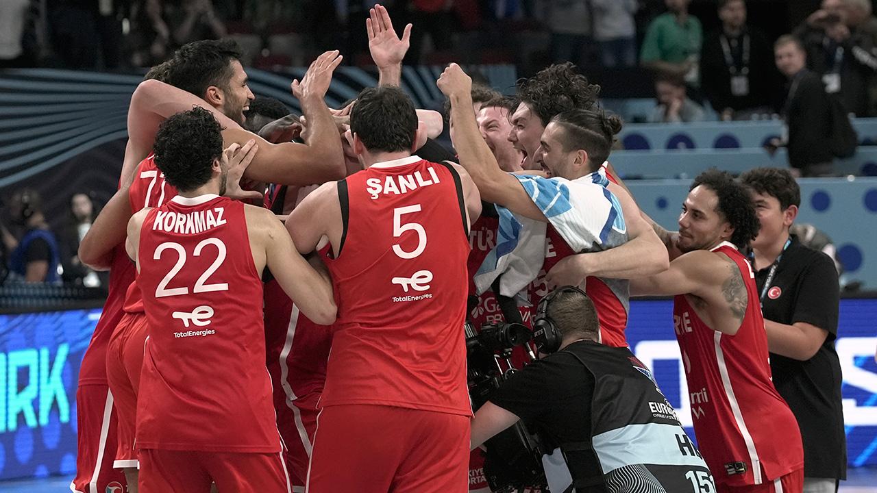 a-milli-basketbol-sevinc-aa-2397532.jpg