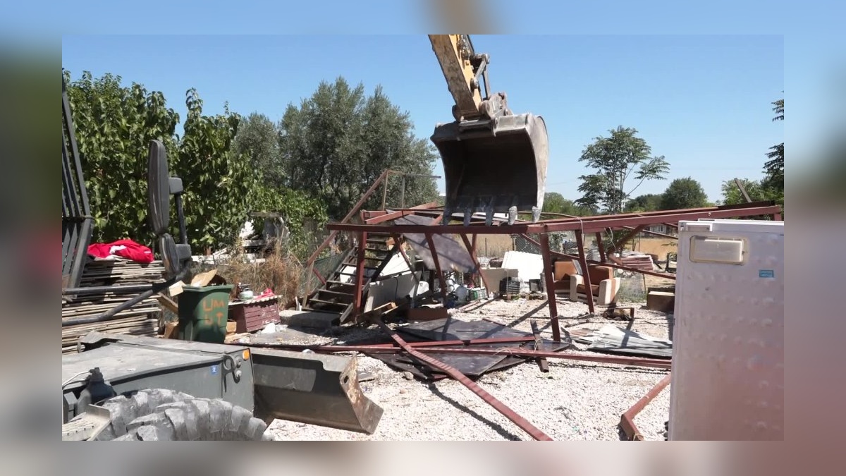 Osmangazi'de 20 kaçak yapı yıkıldı