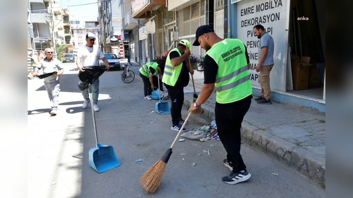 Bornova'da 'Her Gün İki Mahalle' temizlik çalışmaları sürüyor