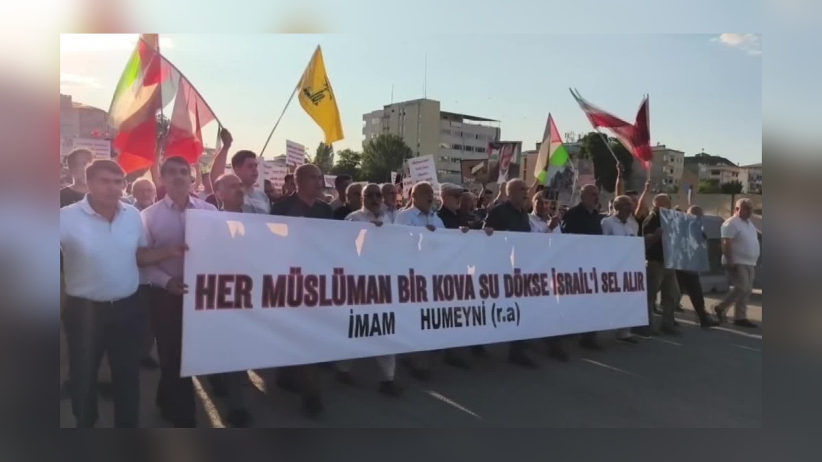 Iğdır'da İsrail'in saldırılarını protesto yürüyüşü