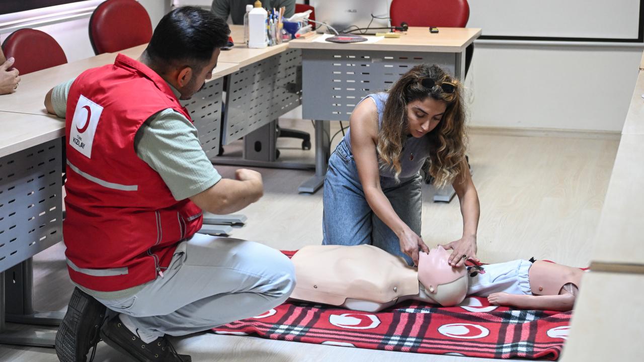ilk-yardim-egitimi-2397129.jpg