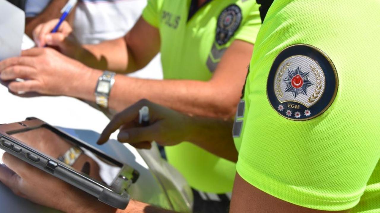 polis-ceza-a-2043964.jpg