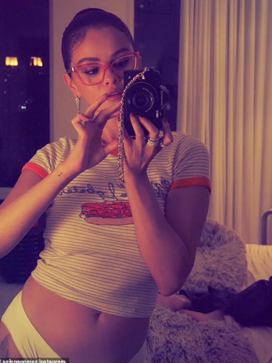 Selena Gomez otel odasından paylaştı! Cesur kare gündem oldu 2