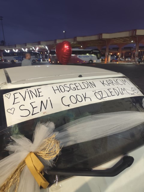 Eşine sürpriz yapan koca işten çıkarıldı: 